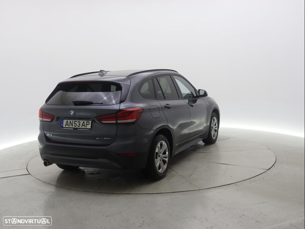 BMW X1 25 e xDrive Corporate Edition - 6