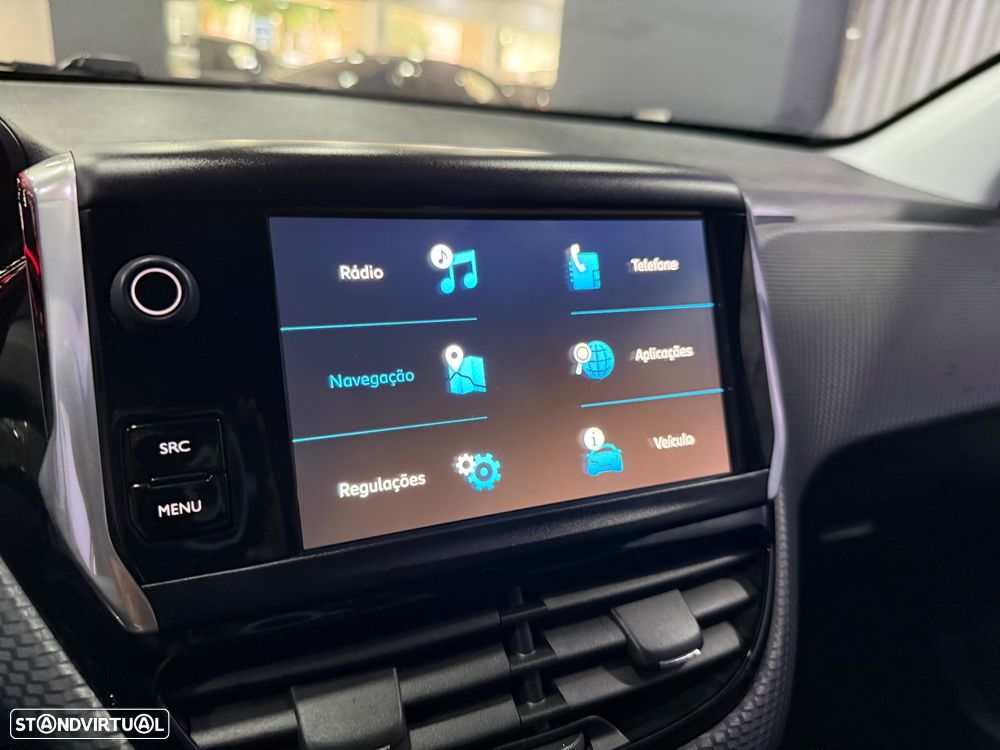 Peugeot 2008 1.2 PureTech GT Line - 24