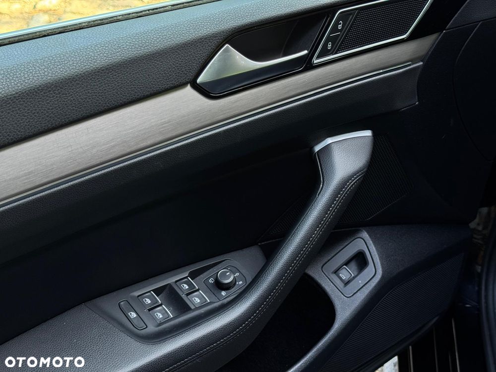 Volkswagen Passat - 21