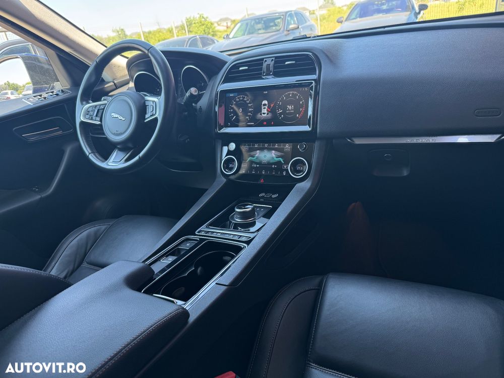 Jaguar F-Pace 20d AWD Aut. Prestige - 17