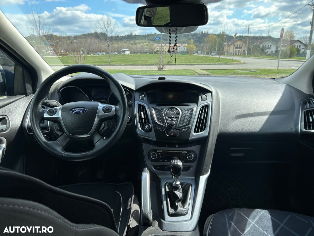 Ford Focus 1.6 TDCi DPF Titanium - 5