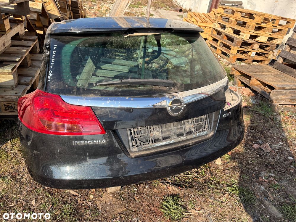 klapa bagażnika Opel Insignia a Kombi z22c   bez osprzętu