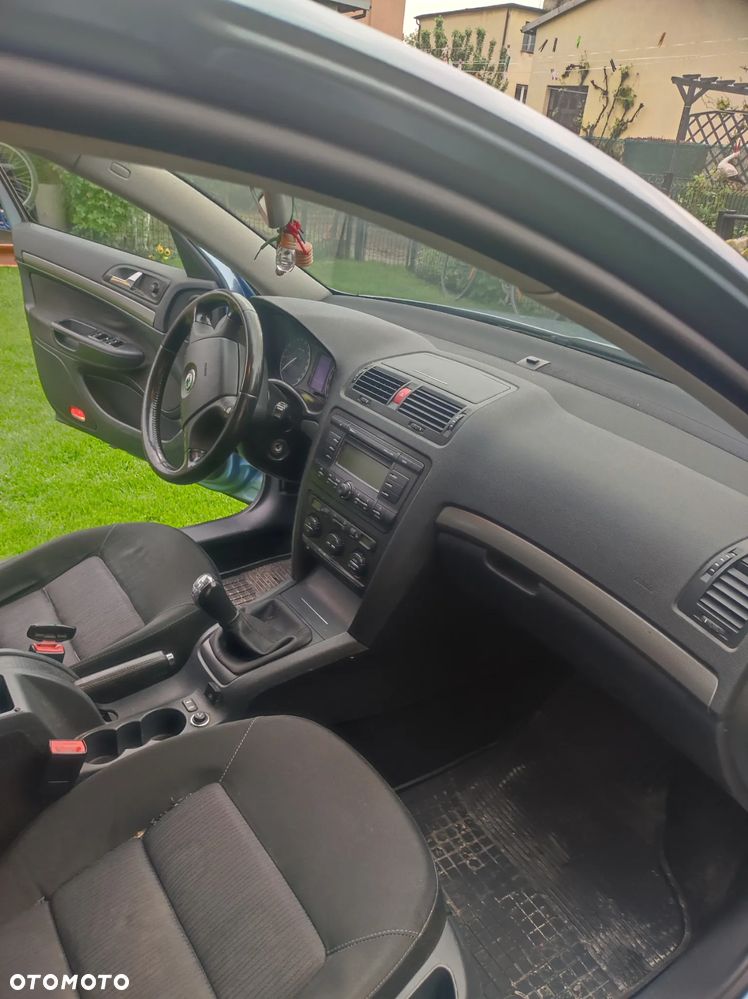 Skoda Octavia 1.6 Selection - 7