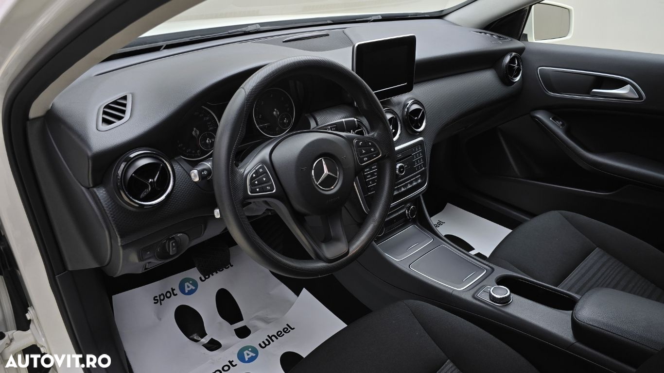 Mercedes-Benz A - 13