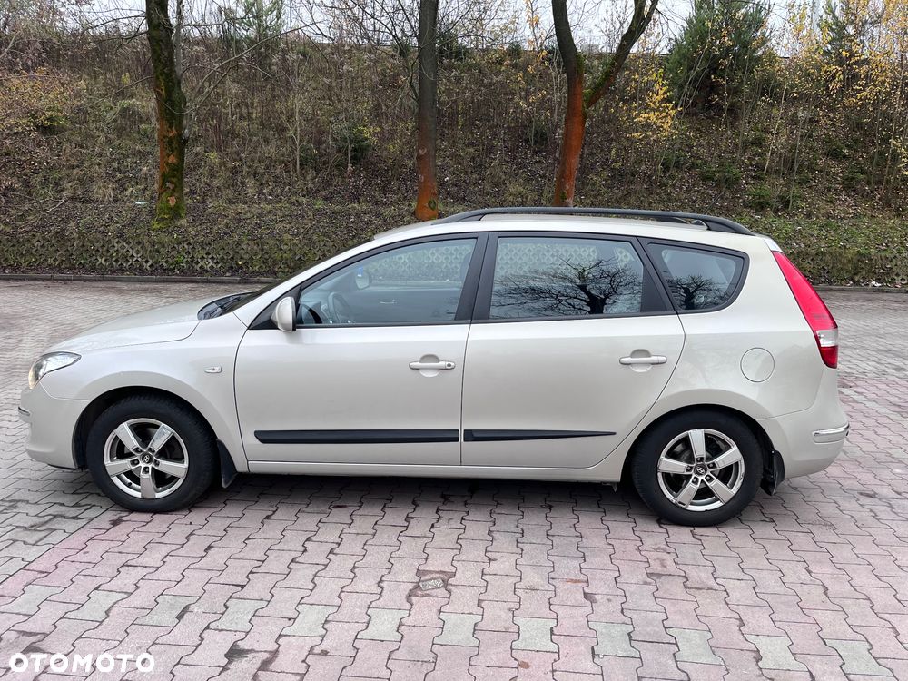 Hyundai i30 1.6 Comfort EU5 - 5