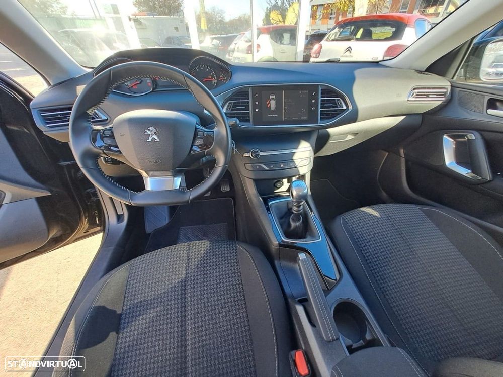 Peugeot 308 PureTech 130 GPF EAT8 Black Edition - 11