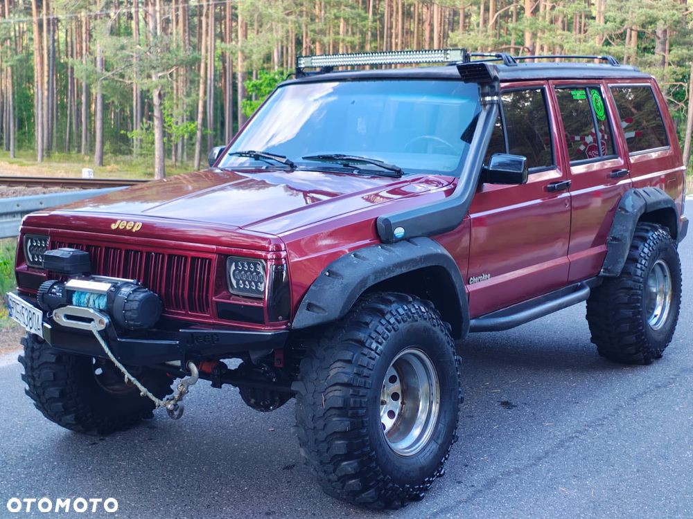 Jeep Cherokee - 18