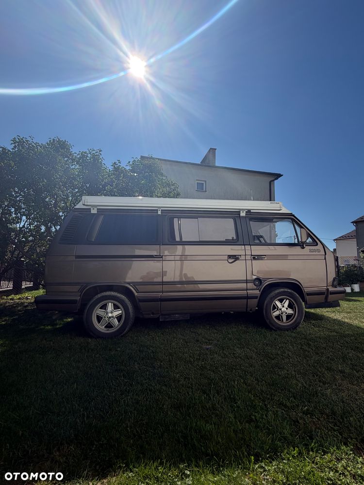 Volkswagen Transporter - 1