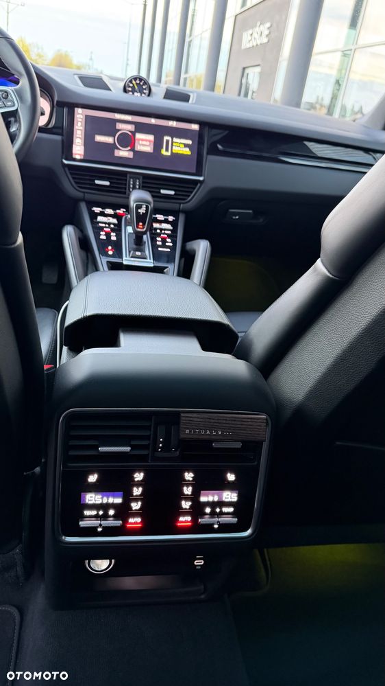 Porsche Cayenne Platinum Edition - 22