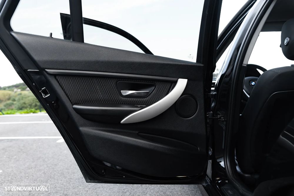 BMW 320 d Blue Performance - 19