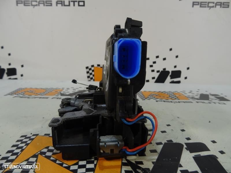 Fecho Da Porta Frente Direita Skoda Fabia Ii (542)  5J2837016 / 5J2 83 - 3