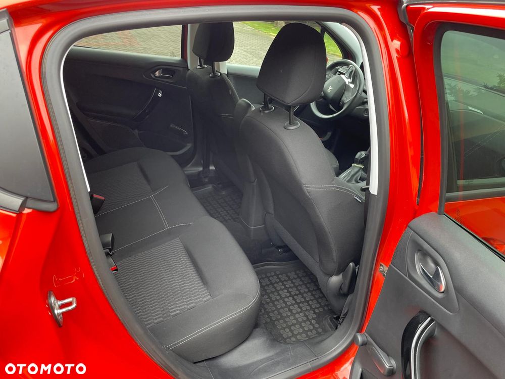 Peugeot 208 - 12