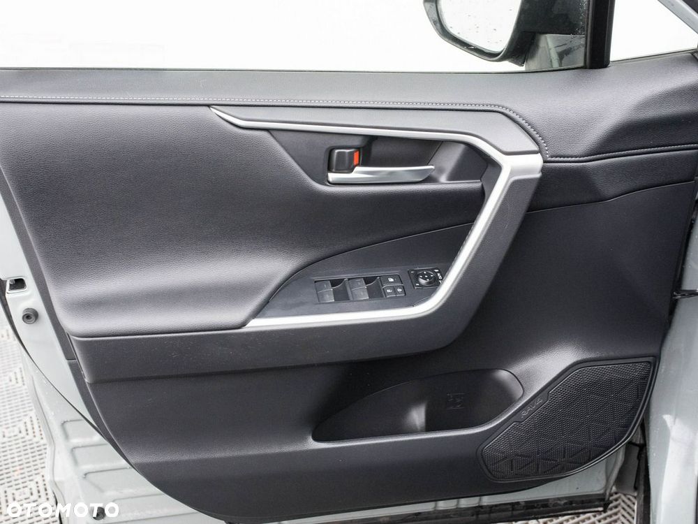 Toyota RAV4 - 10