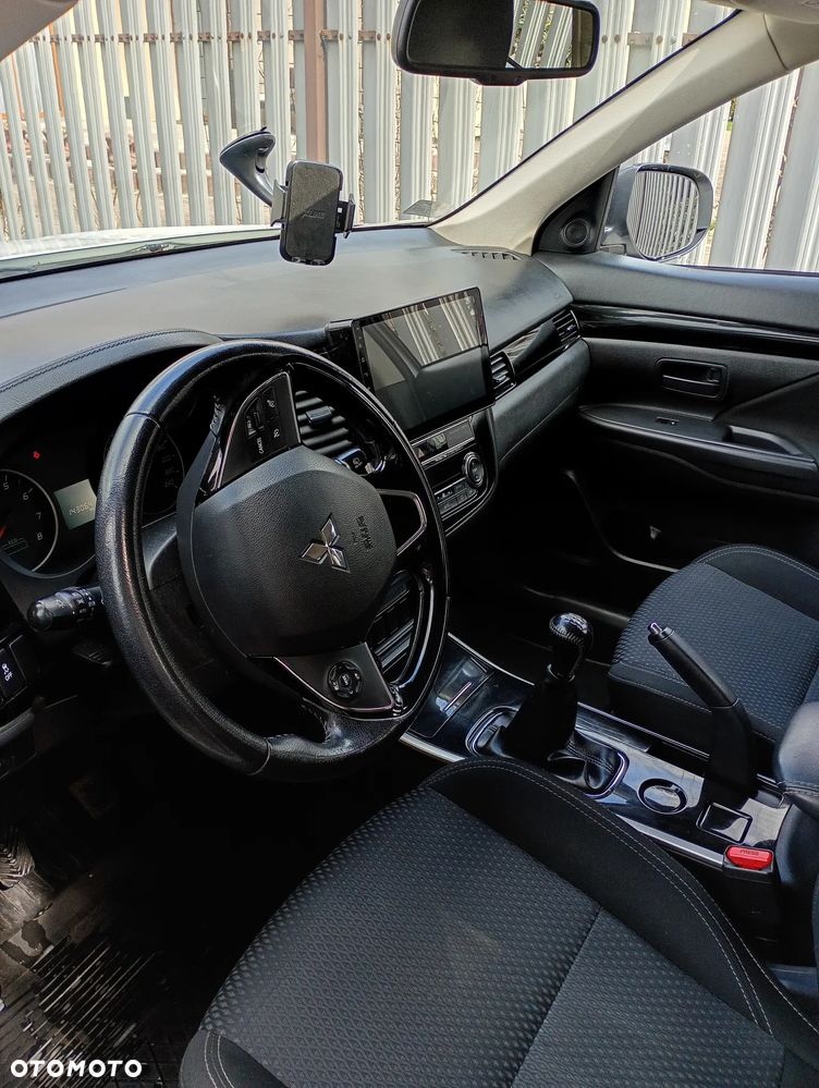 Mitsubishi Outlander - 8