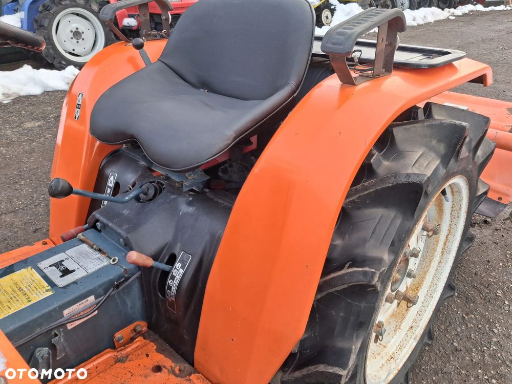 Kubota B1600    4x4 - 3