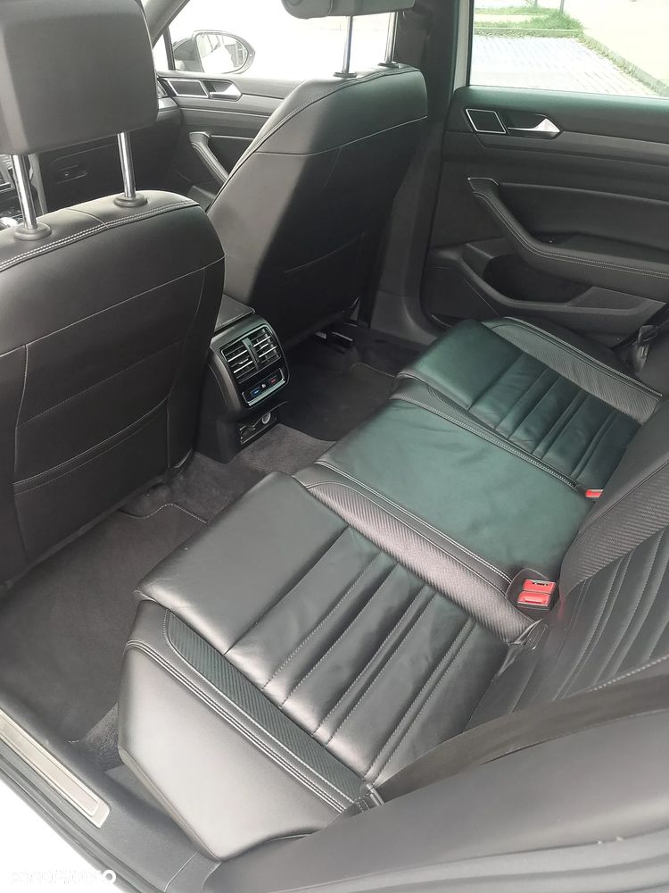 Volkswagen Passat - 19