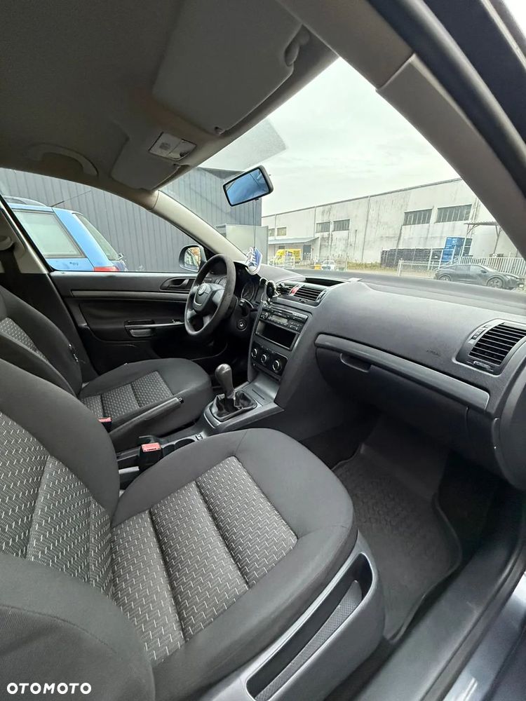 Skoda Octavia 1.6 - 13