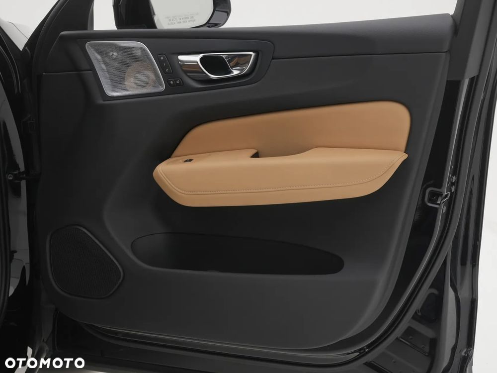 Volvo XC 60 D5 AWD Geartronic Inscription - 24