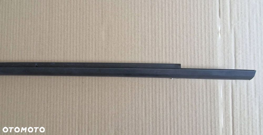 LISTWA ZGARNIAJĄCA DRZWI PRAWY TYŁ FORD MONDEO 2014- ORYGINAŁ - 3