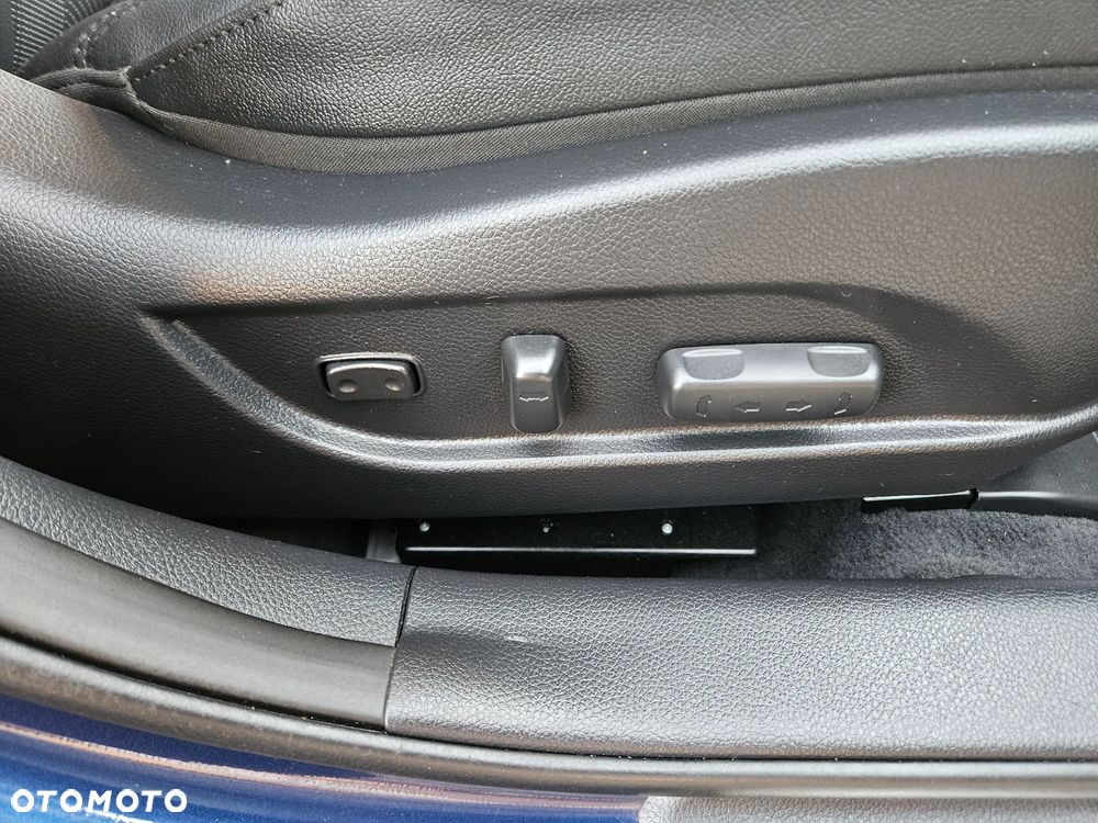 Hyundai i40 Kombi blue 1.6 CRDi DCT Space Plus - 23