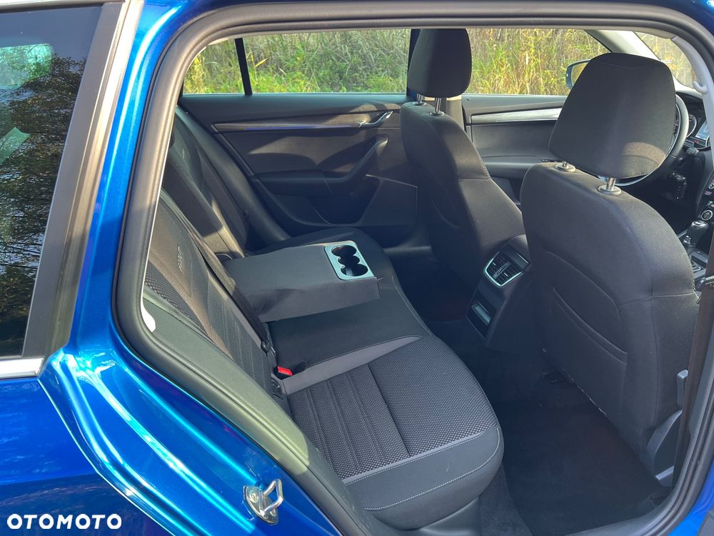 Skoda Octavia Scout 2.0 TDI 4x4 DSG - 10