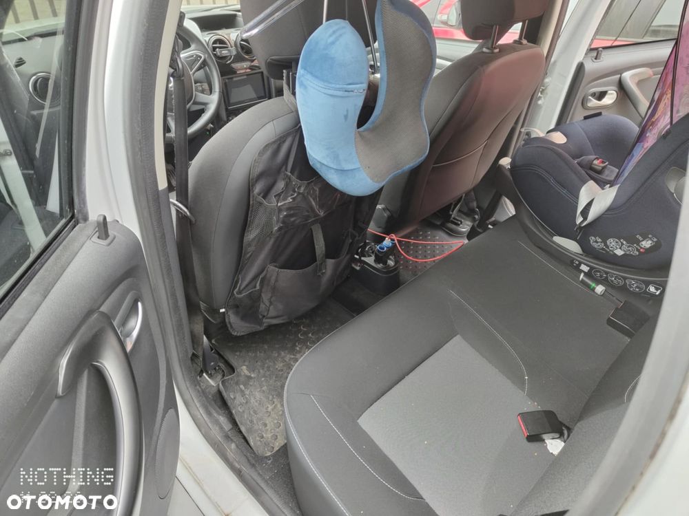 Dacia Duster 1.6 SCe Blackshadow S&S - 11