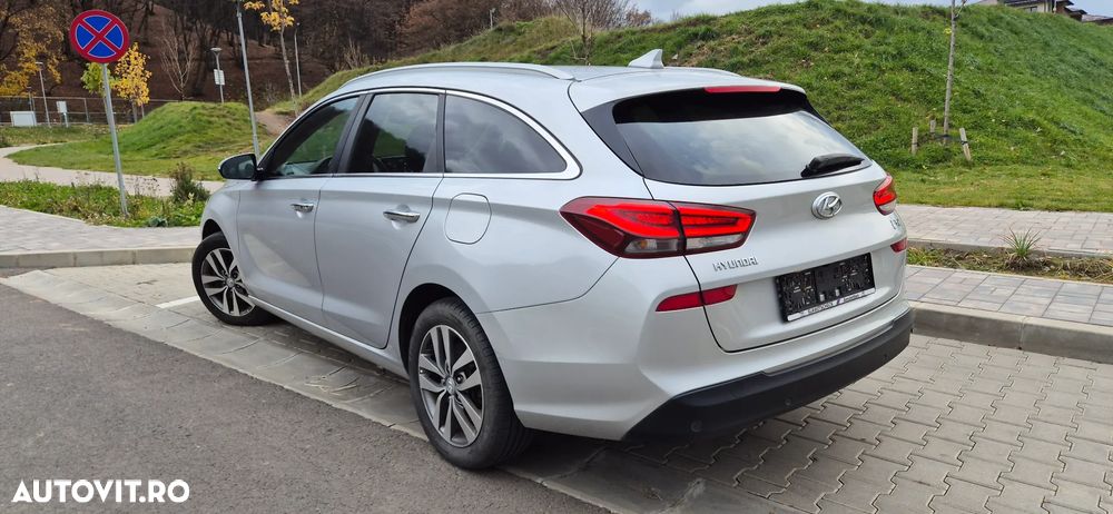 Hyundai i30 1.6 CRDI DCT Premium - 4