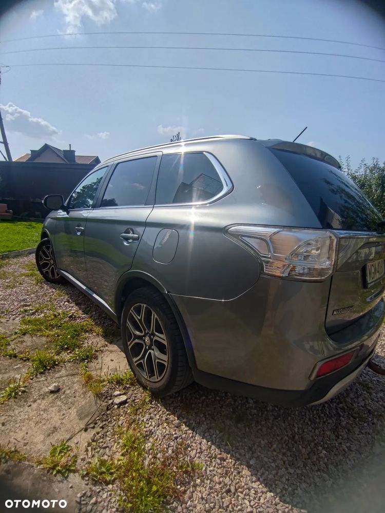Mitsubishi Outlander - 4