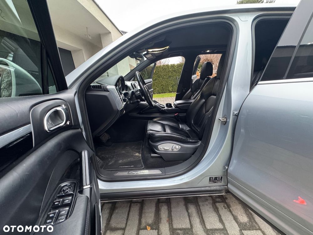 Porsche Cayenne - 13