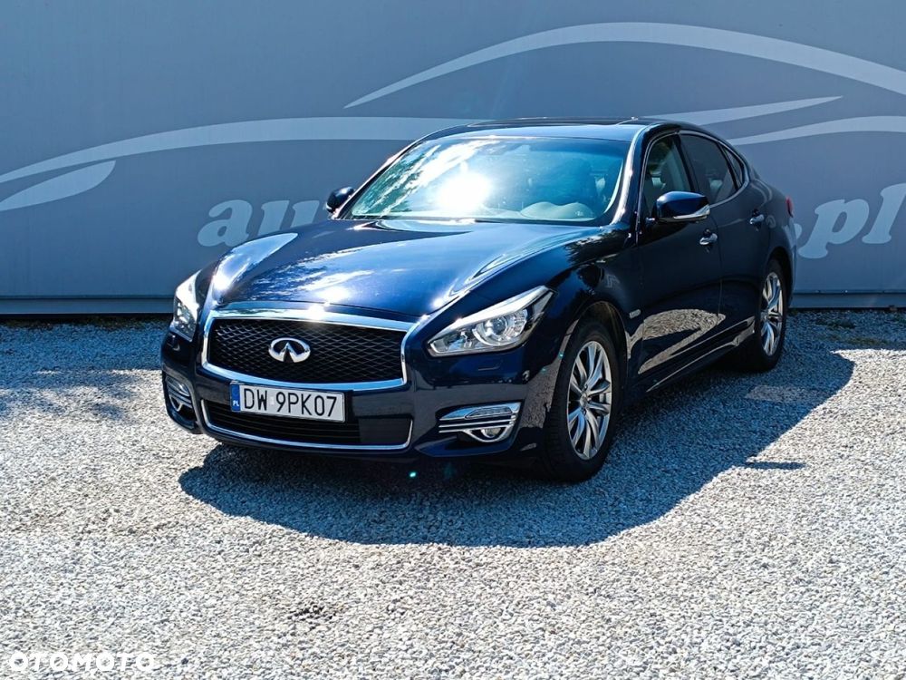 Infiniti Q70 - 13