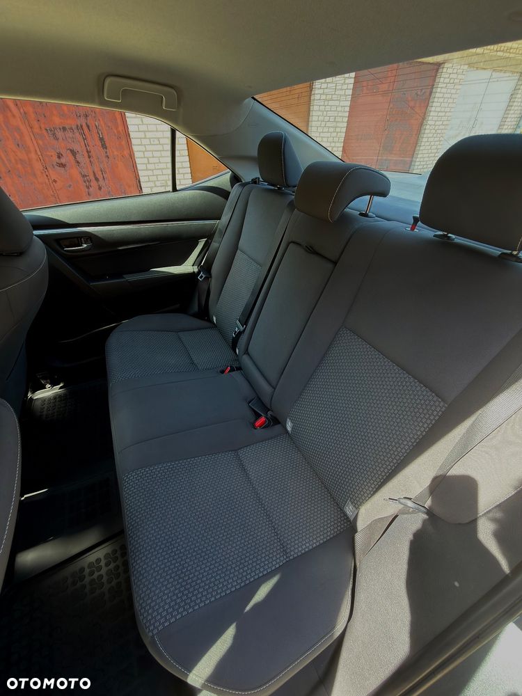 Toyota Corolla 1.6 Premium - 17