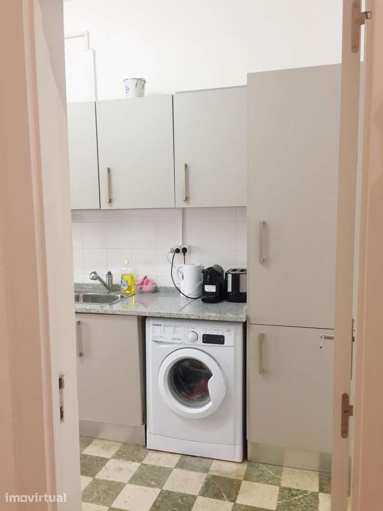Quarto - localizado em São Sebastião Lisbon - Grande imagem: 4/20