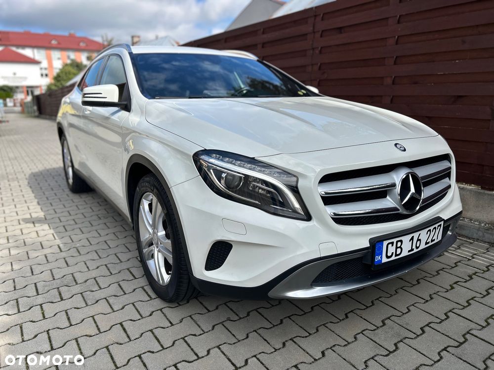 Mercedes-Benz GLA 180 Style - 2