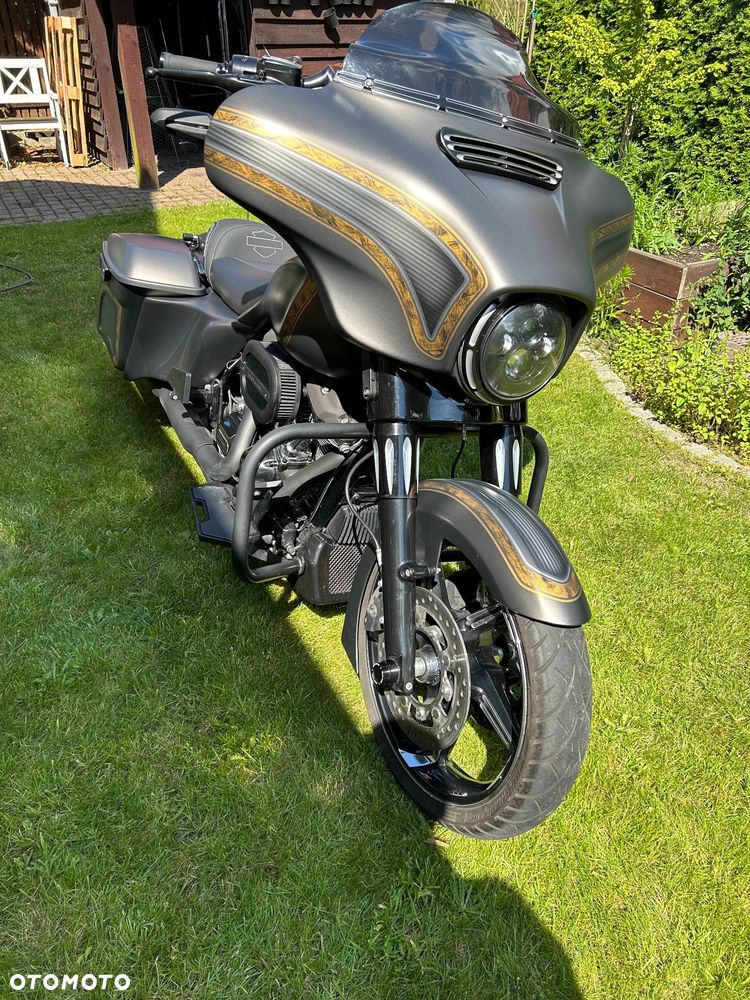 Harley-Davidson Touring Street Glide - 10