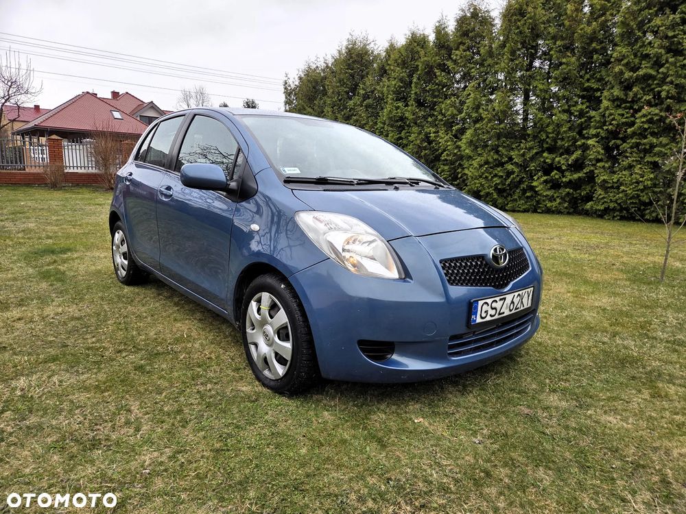 Toyota Yaris 1.3 - 6