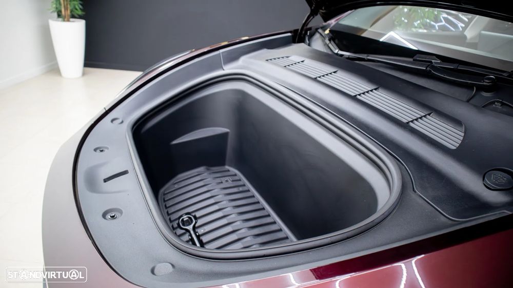 Tesla Model Y Long Range Dual Motor AWD - 16