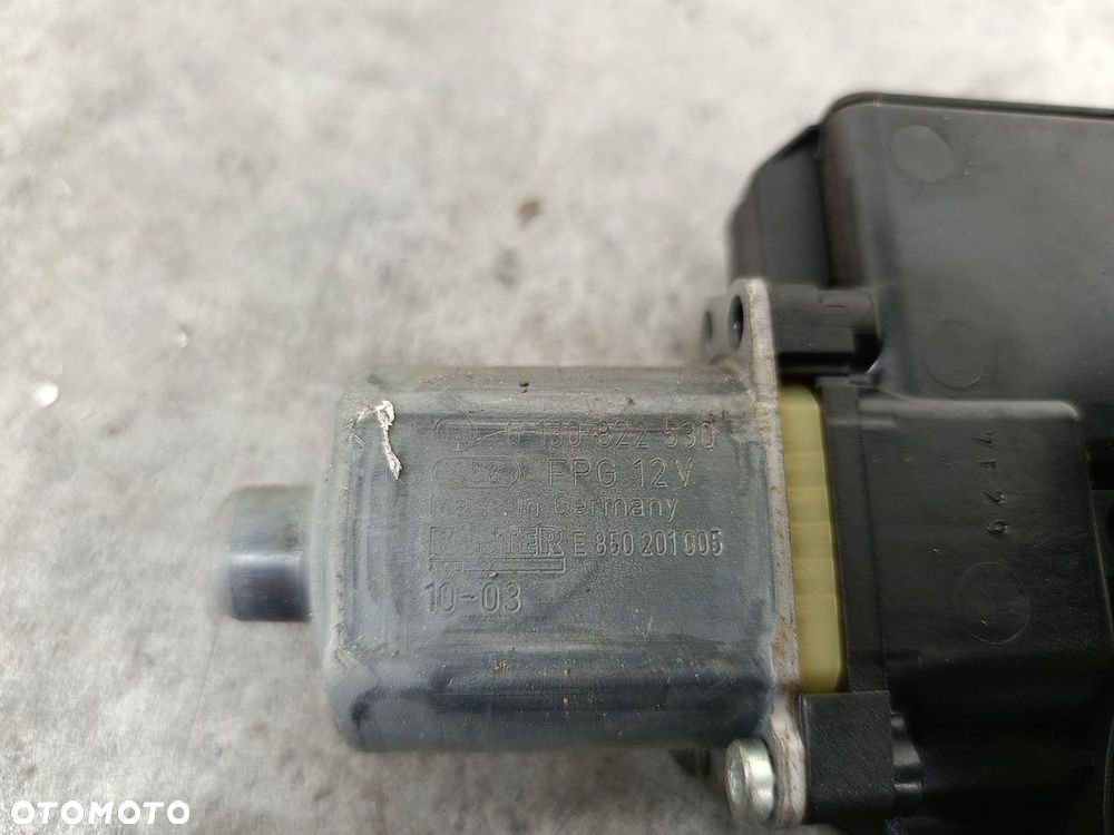 PODNOŚNIK SZYBY PRAWY PRZÓD VW POLO V 6R 6R0959802T 6R4837462D   BOSCH - 12