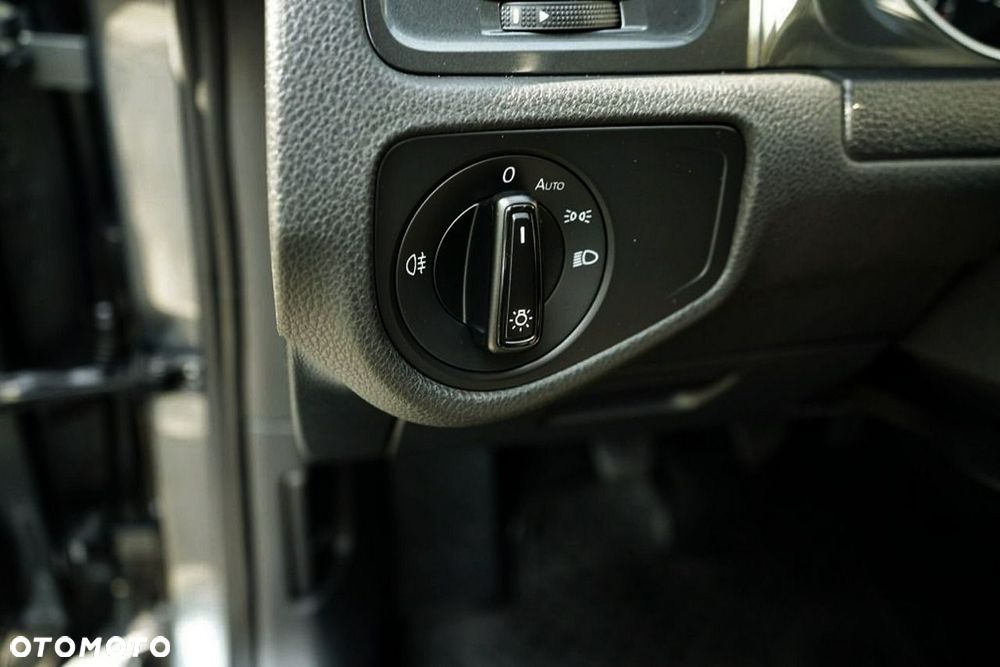 Volkswagen Golf - 19