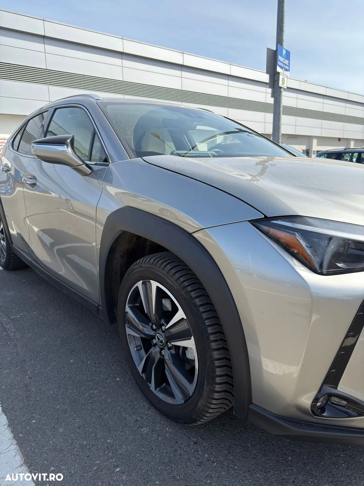 Lexus UX 250h E-FOUR Executive - 4