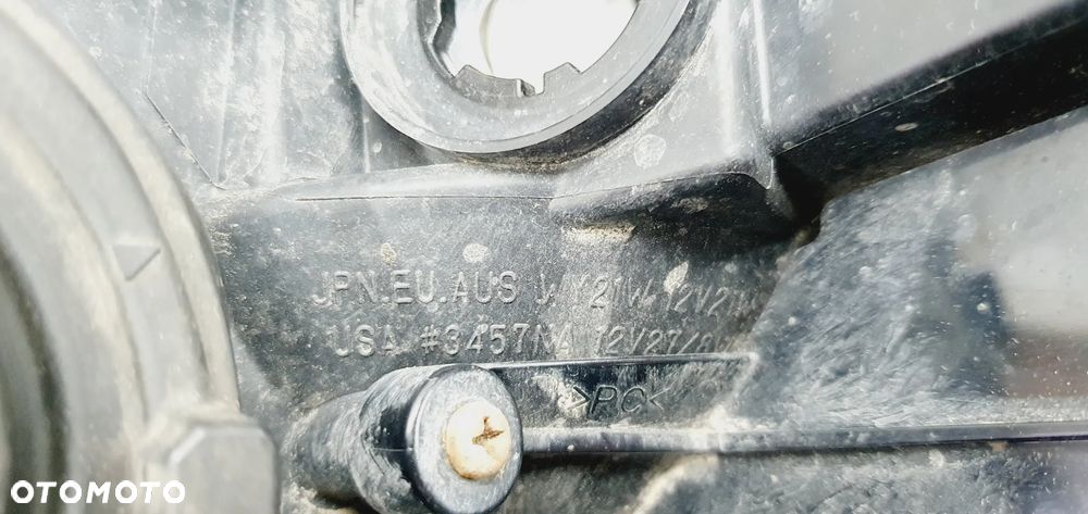 TOYOTA LAND CRUISER 200 08-11 Lampa Prawa Przód EU - 9