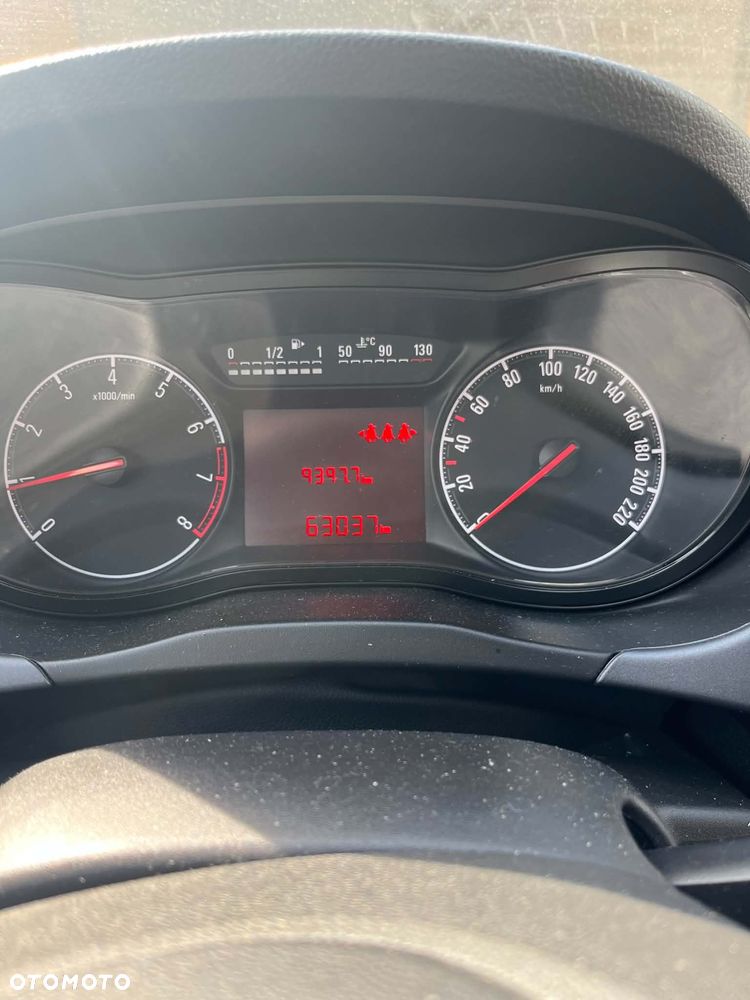 Opel Corsa 1.2 16V Essentia - 6