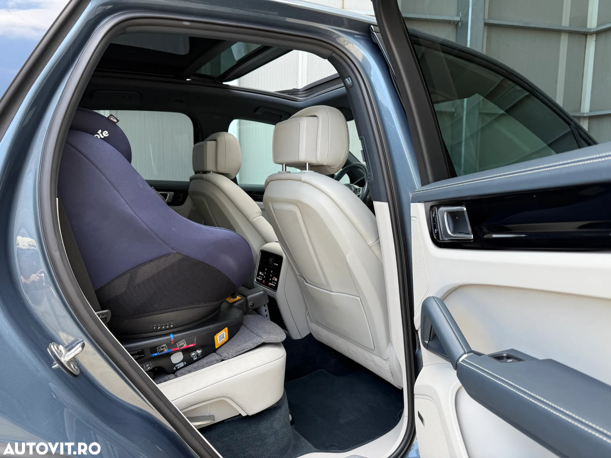 Porsche Cayenne Standard - 24