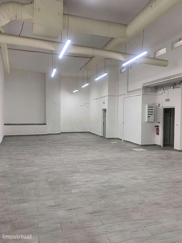 ARRENDAMENTO ARMAZÉM / ESPAÇO COMERCIAL | COVA DA PIEDADE – ALMADA - Grande imagem: 5/11