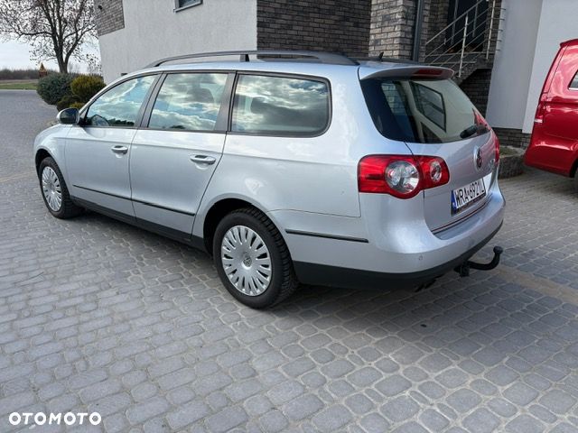 Volkswagen Passat 2.0 TDI DPF DSG Trendline - 8
