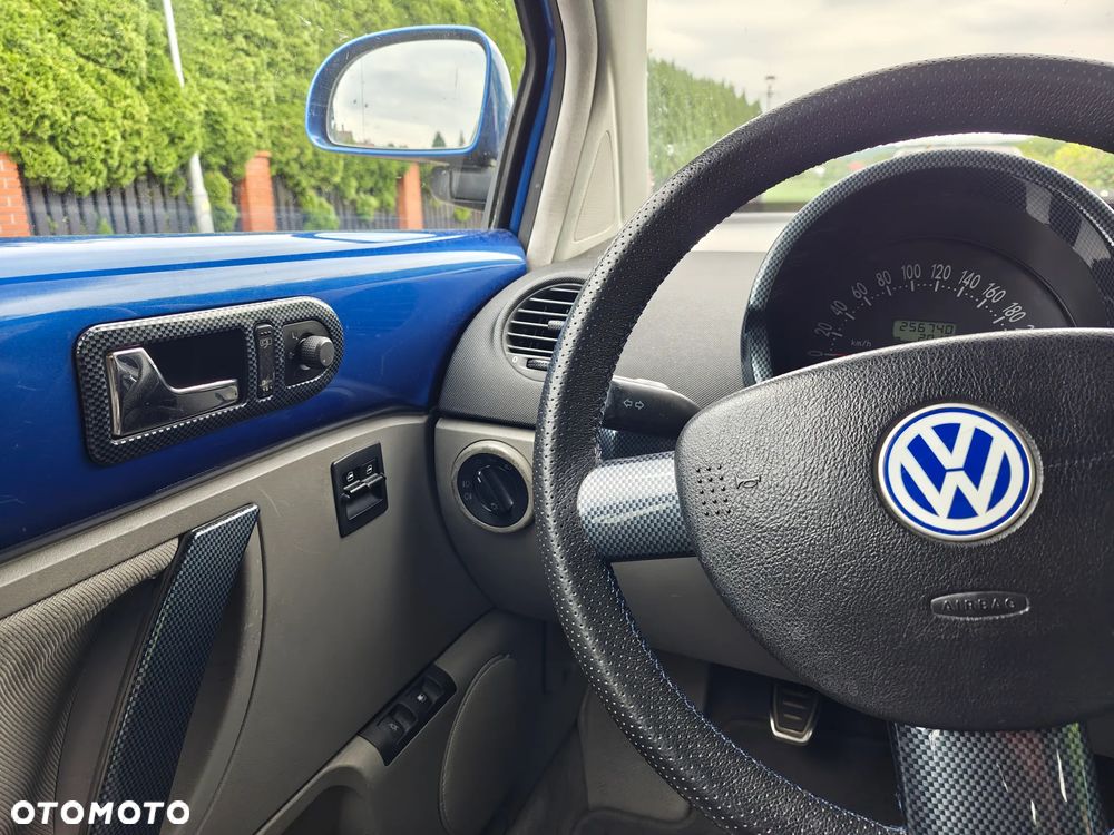 Volkswagen New Beetle 2.0 - 8