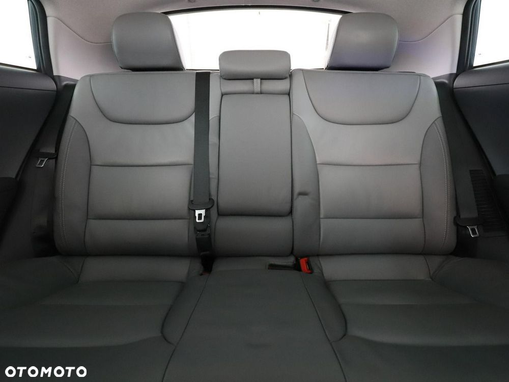 Hyundai IONIQ - 19