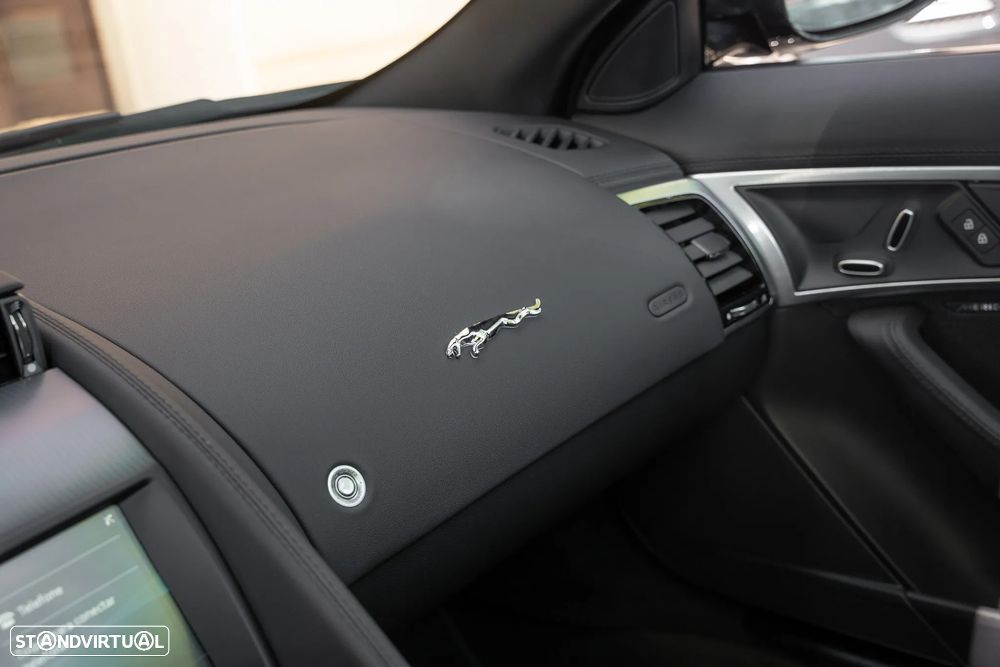 Jaguar F-Type 2.0 i4 R-Dynamic - 32