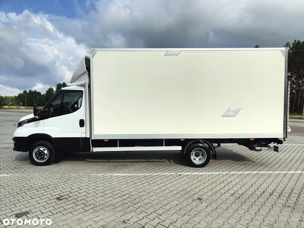 Iveco DAILY 50c18 3.0d 180KM** WINDA DHOLLANDIA 1000kg+UDT do 06.29r** Kontener 10-EuroPalet dł 515cm + rozstaw osi 4350cm** POLSKI SALON** DMC do 3.5T kat.B** - 2