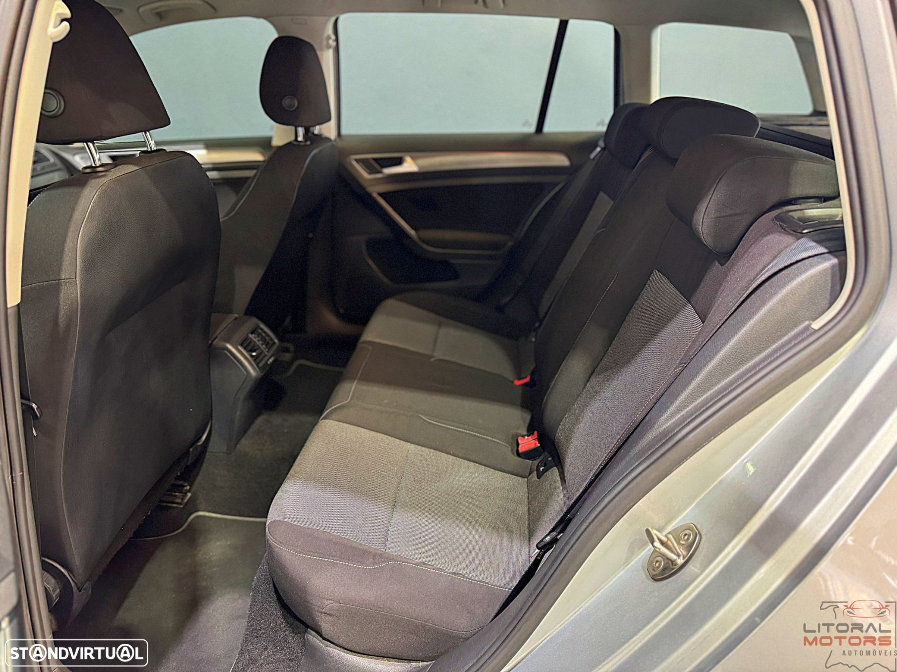 VW Golf Variant 1.6 TDi Confortline - 16