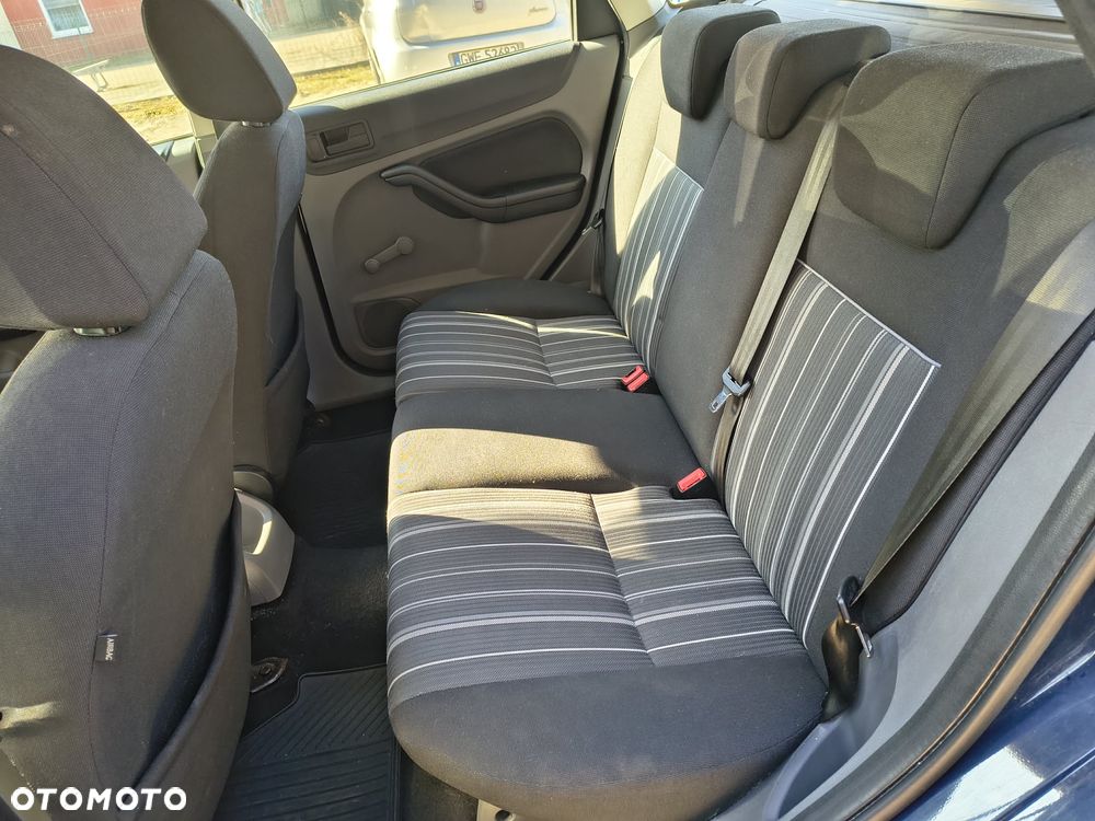 Ford Focus 1.8 TDCi Ambiente - 7